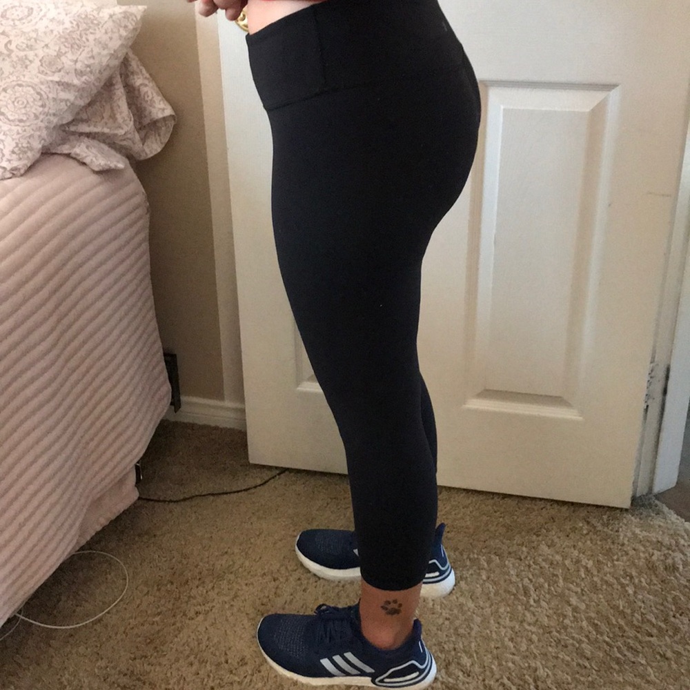 lululemon black leggings!